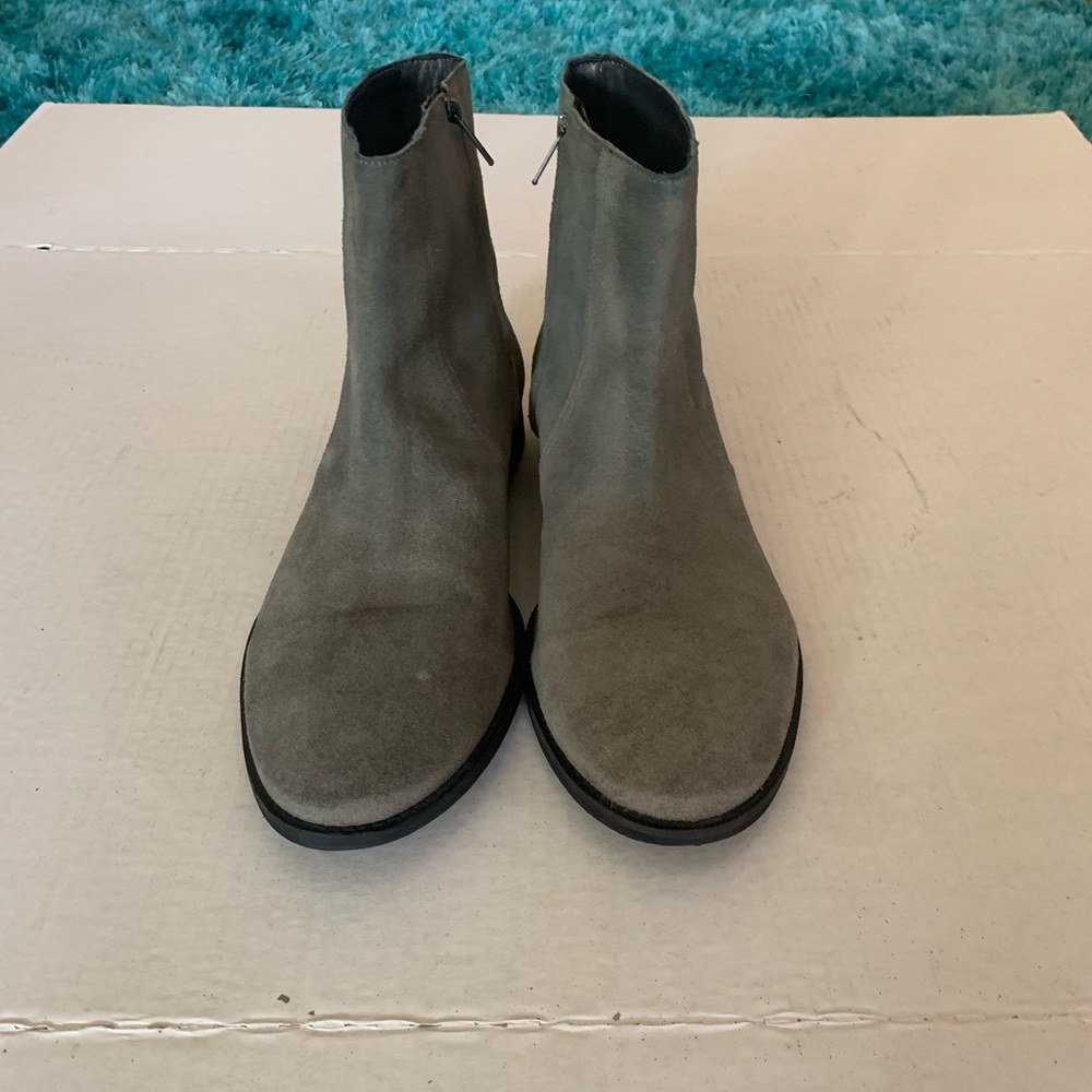 Chelsea boots